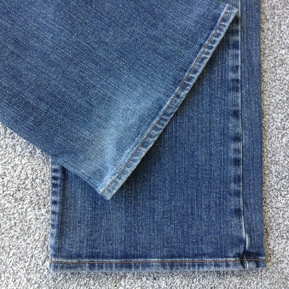 ⭐LUCKY BRAND BOOTCUT DENIM JEANS in Medium Wash, size 8/29⭐ - Picture 5 of 7